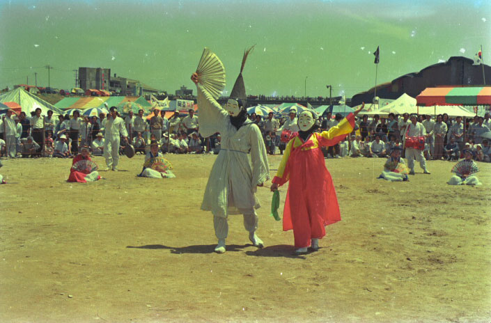 1983.6.13~17_관노가면001.jpg