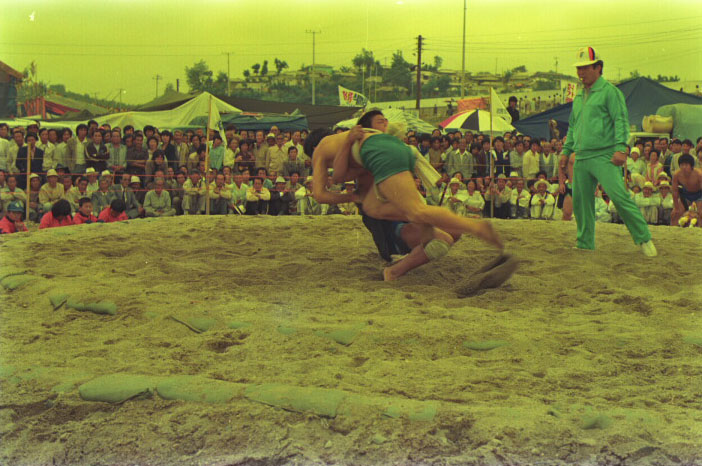1983_씨름.농악001.jpg
