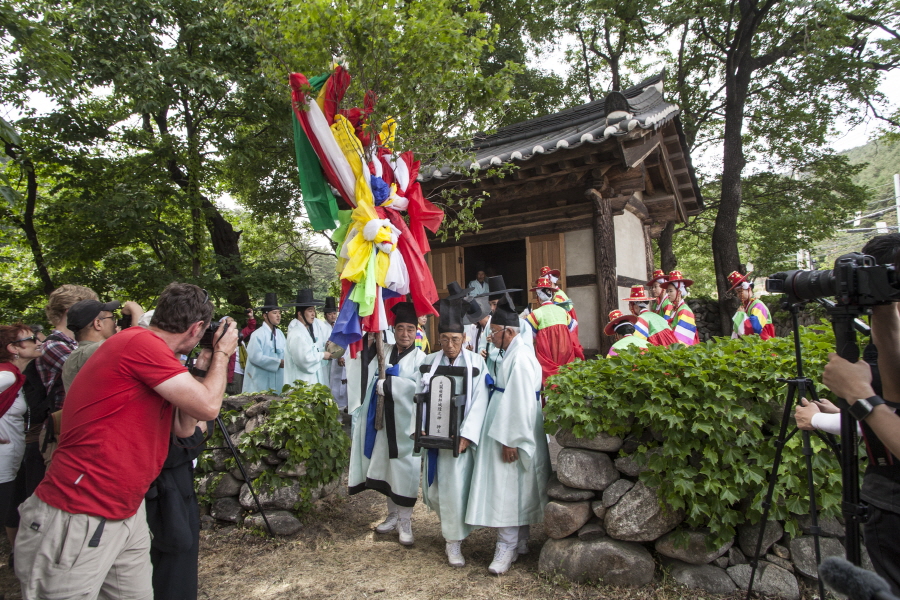 크기변환_2015강릉단오제_구산서낭당006.jpg