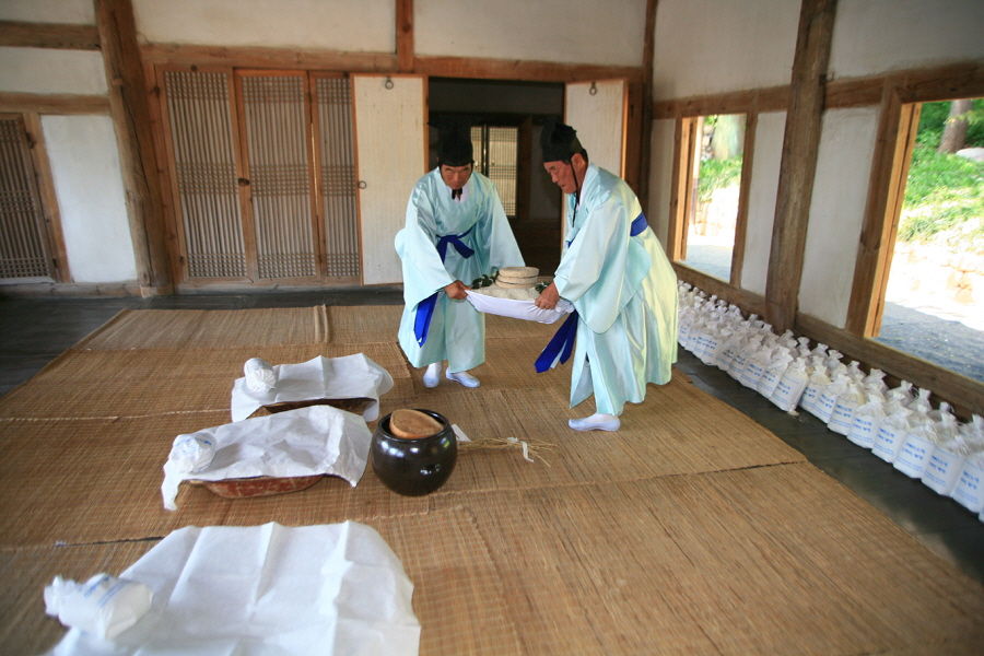 크기변환_2015강릉단오제_신주빚기(웹)012.JPG