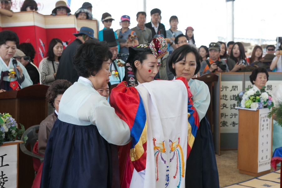 크기변환_전통혼례시연036.jpg